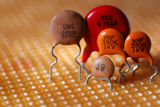 Concept Capacitors Circuits